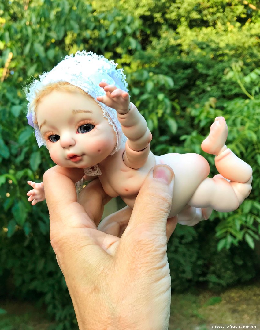 Куклы БЖД бывают младенцами, или крестильный наряд для Агули (фото 3)