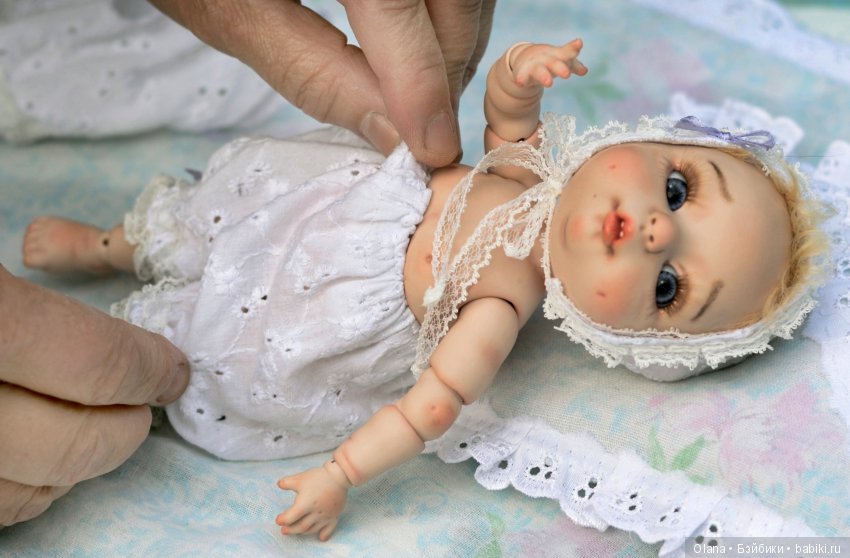 Куклы БЖД бывают младенцами, или крестильный наряд для Агули