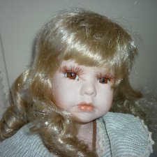 Кукла коллекционная Тонечка с локонами.