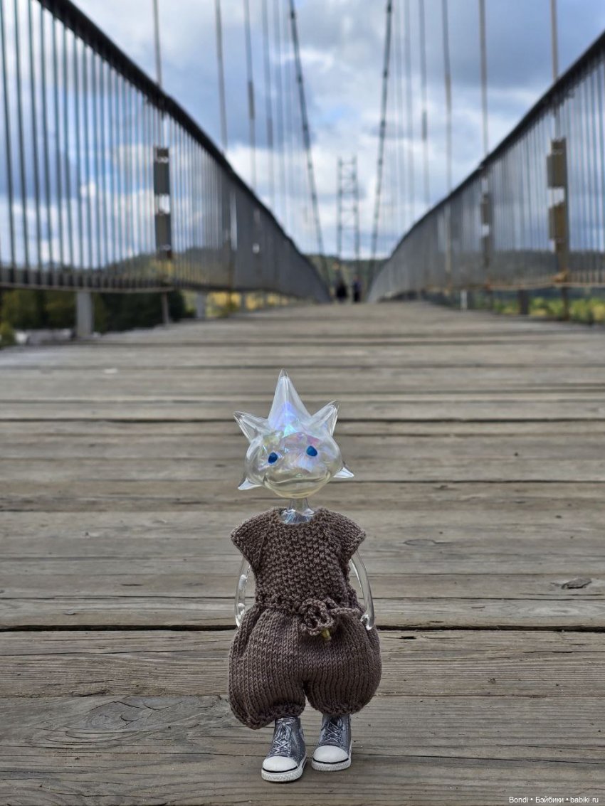 Прогулка на подвесном мосту над рекой Иркут пос.Шаманка