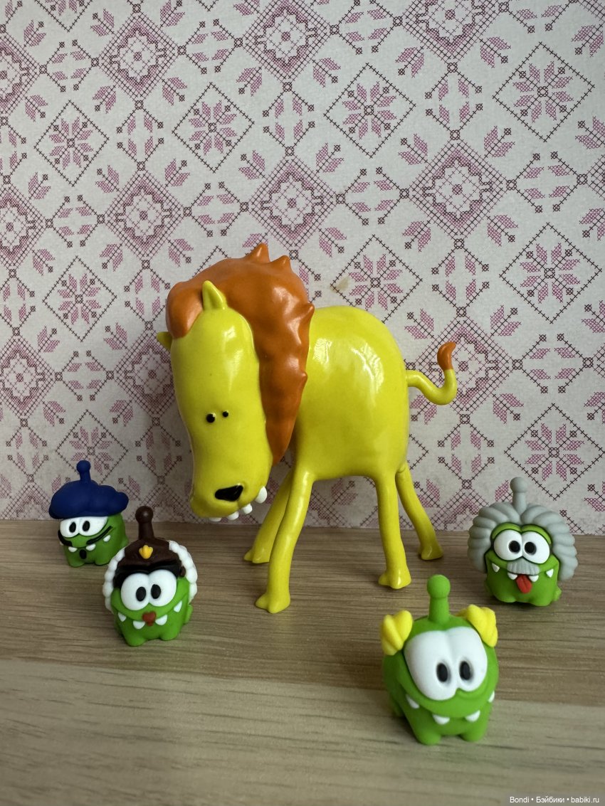 Коллекция кадров: фигурки