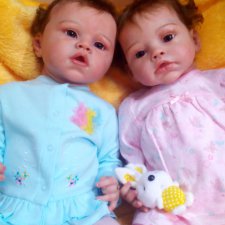 Сестренки Ангелинка и Катюшка