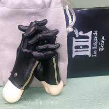 Шарнирные руки в перчатках от LLT