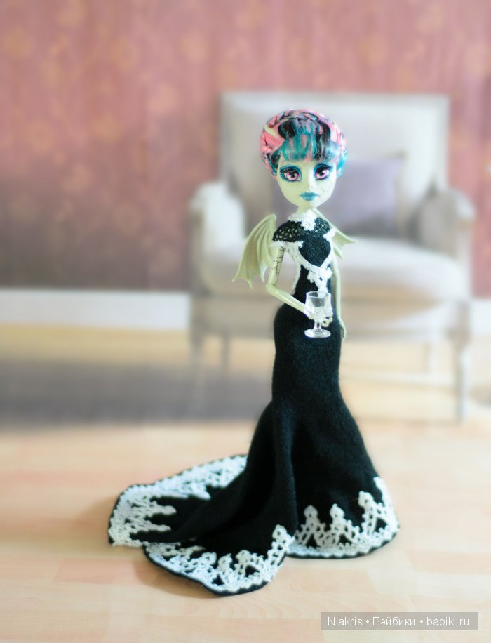 "Notre-Dame de Paris" — Куклы Monster High и Ever After High: G1