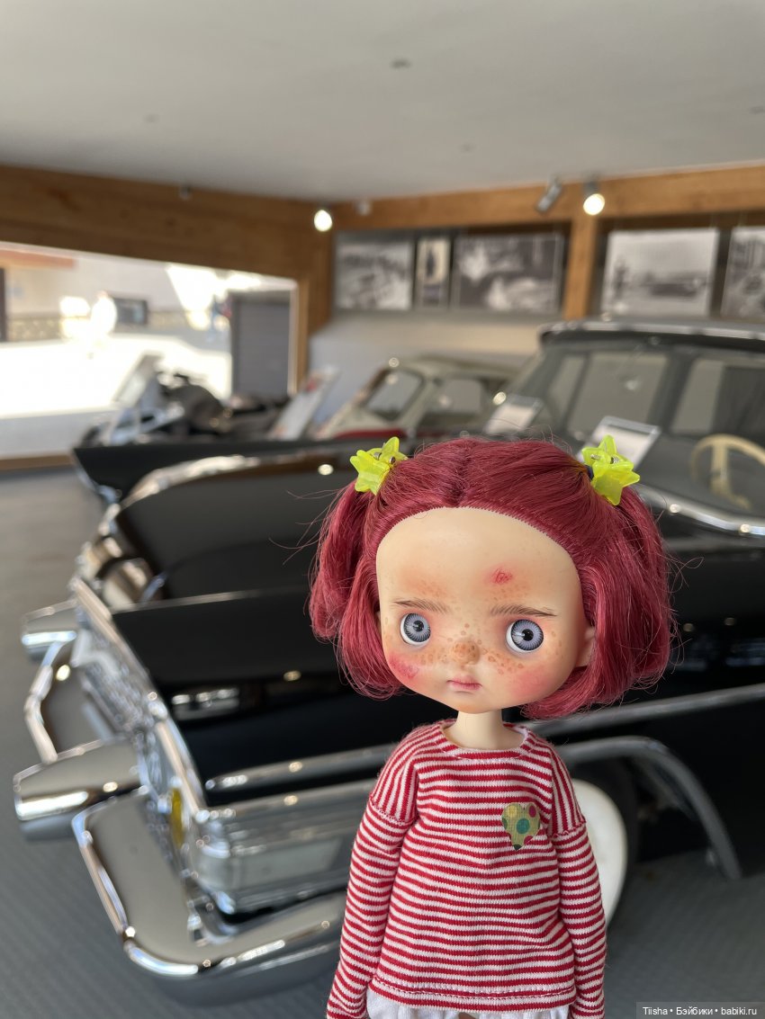 В музее ретро автомобилей с Holala