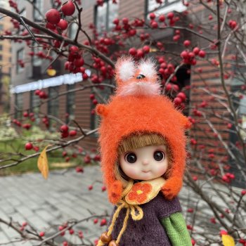 Шапка - Лиса  (Little sister на теле monst doll)
