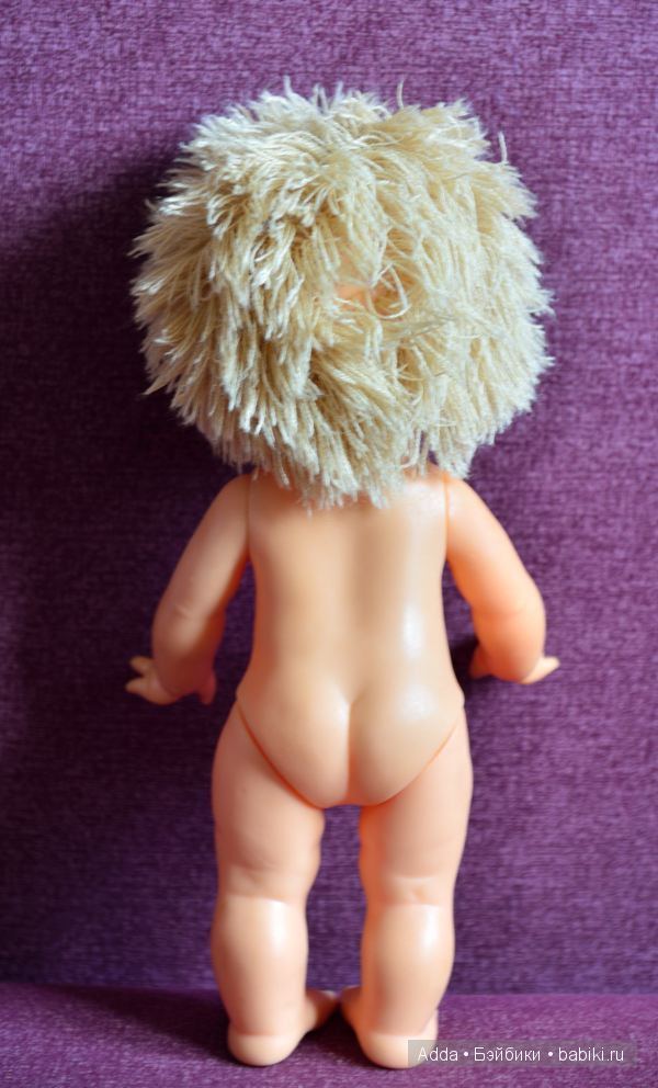 Кукла Дана сзади в полный рост