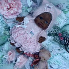 Сегодня наряжали пупса от Paola Reina