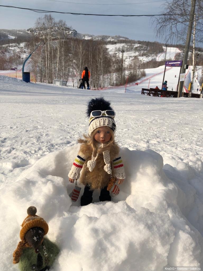 Очень активный отдых. Конечно с куклами, лыжами, тюбингами