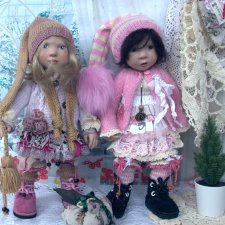 У нас новенькая девочка и костюмы тоже новые