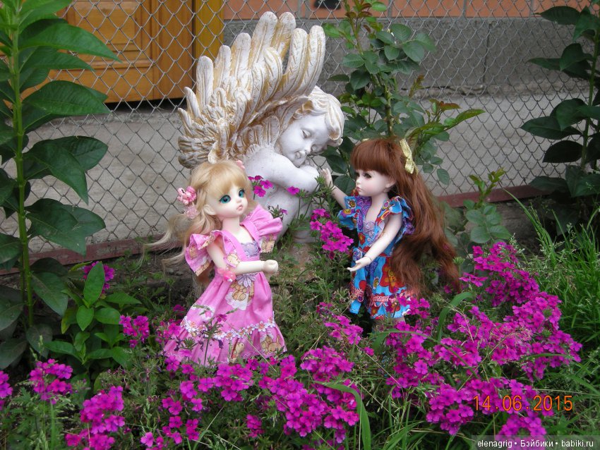 Куклы с цветами