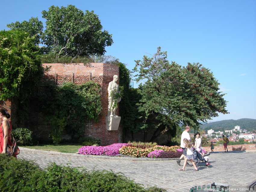 Луна Крузелинг путешествует по Австрии