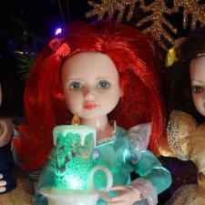 У новогодней ёлочки