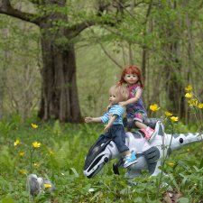 Плюшечки и динозавр-робот