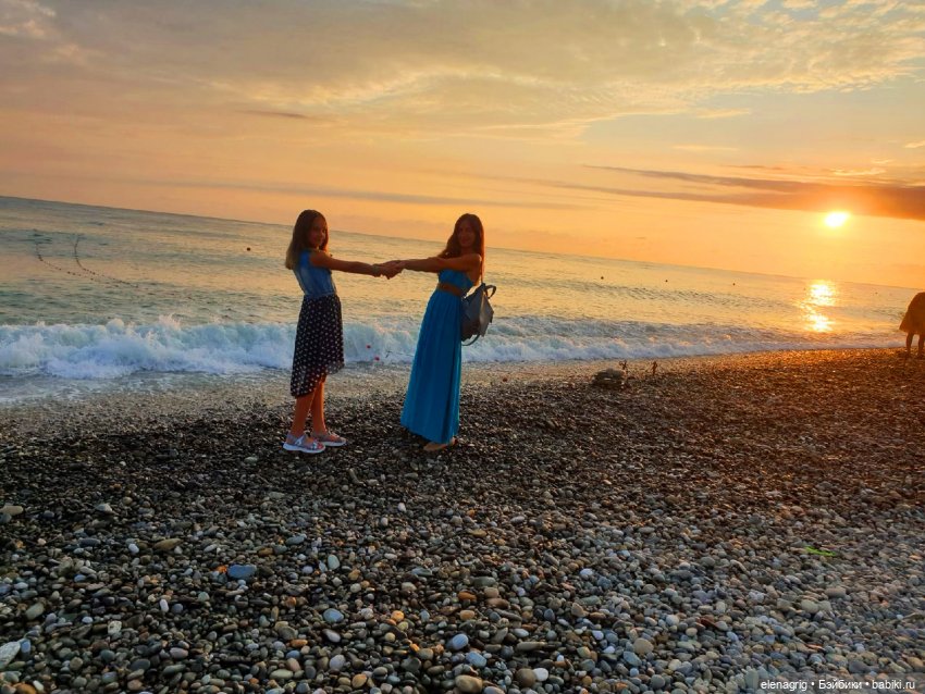 Девочки и море — Куклы Ruby Red (Руби Ред) Fashion Friends: Siblies (фото 2)