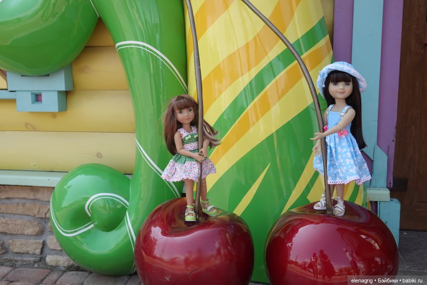 Девочки Руби Ред в Сочи-парке (фото 8)