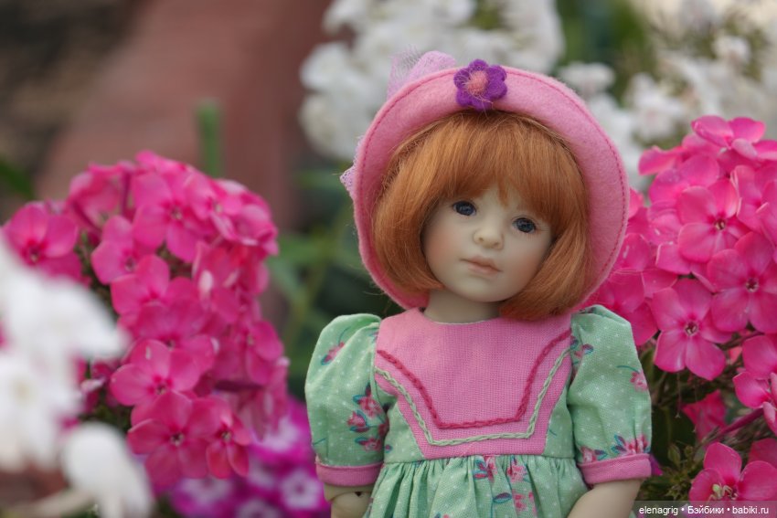 кукла в шляпке