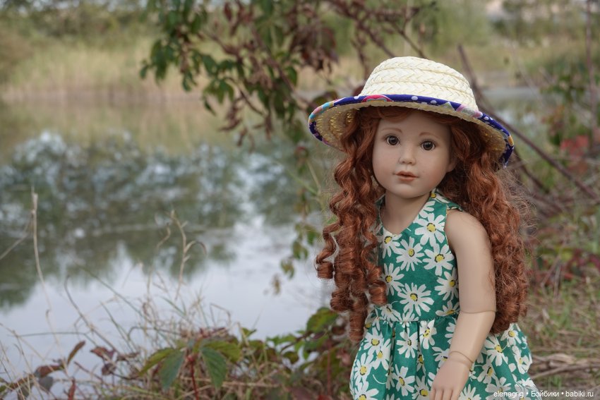 кукла в шляпке