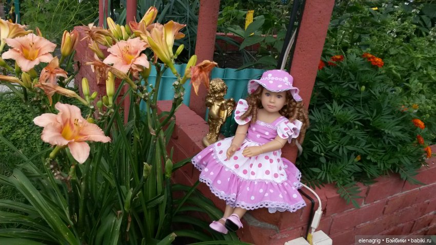 кукла в шляпке