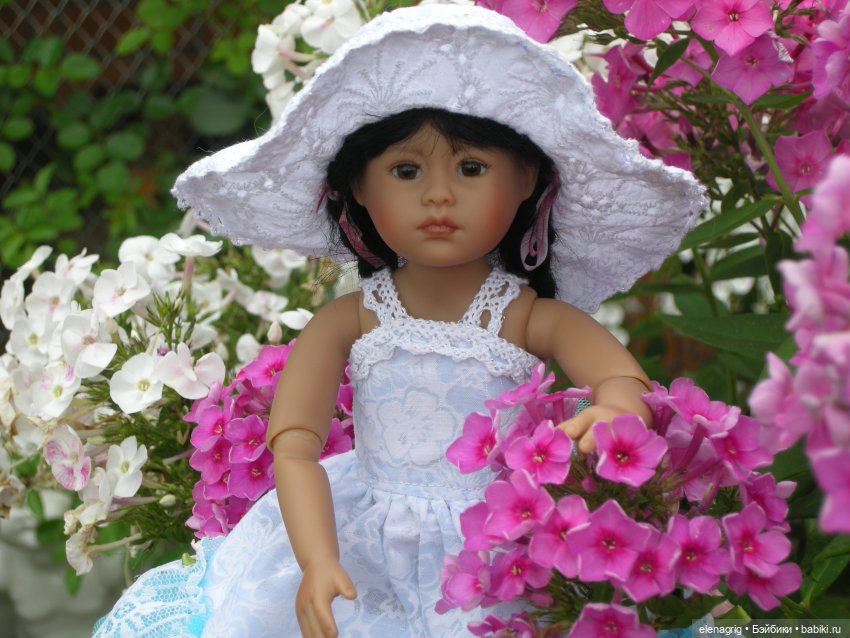 кукла в шляпке