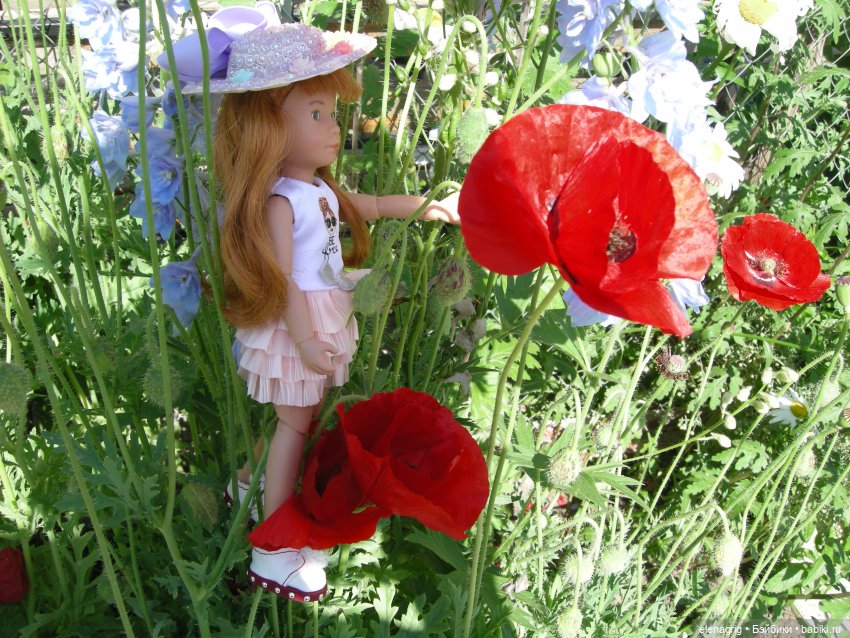 кукла в шляпке