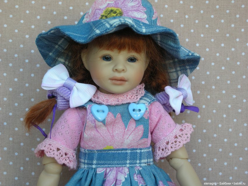 кукла в шляпке