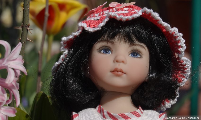 кукла в шляпке