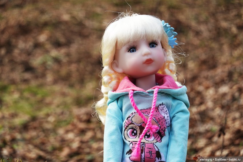 Первая прогулка Виктории — Куклы Ruby Red (Руби Ред) Fashion Friends: Siblies