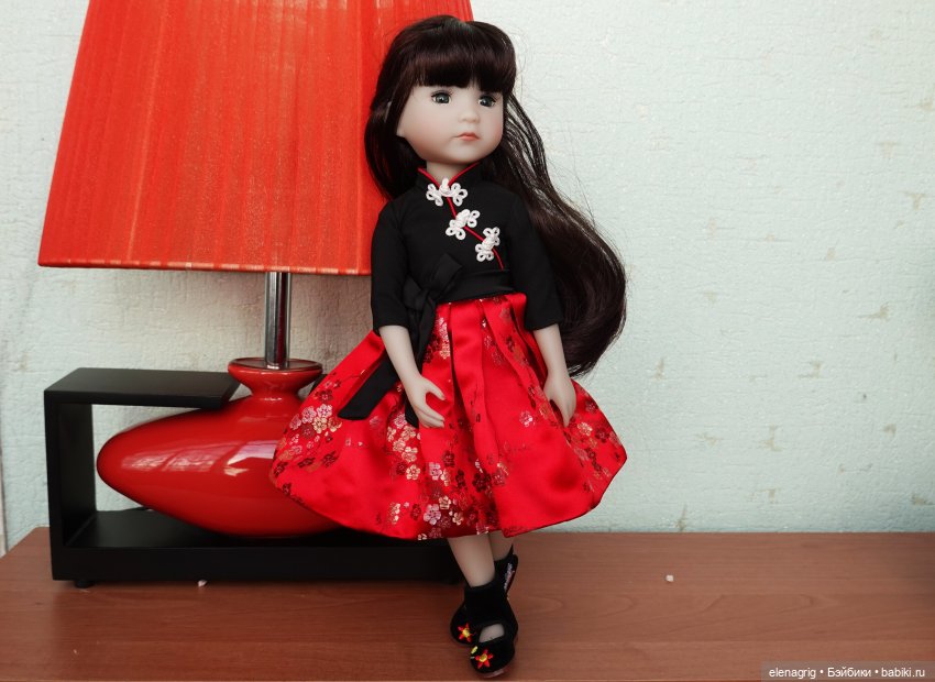 Наоми от Руби Ред — Куклы Ruby Red (Руби Ред) Fashion Friends: Siblies