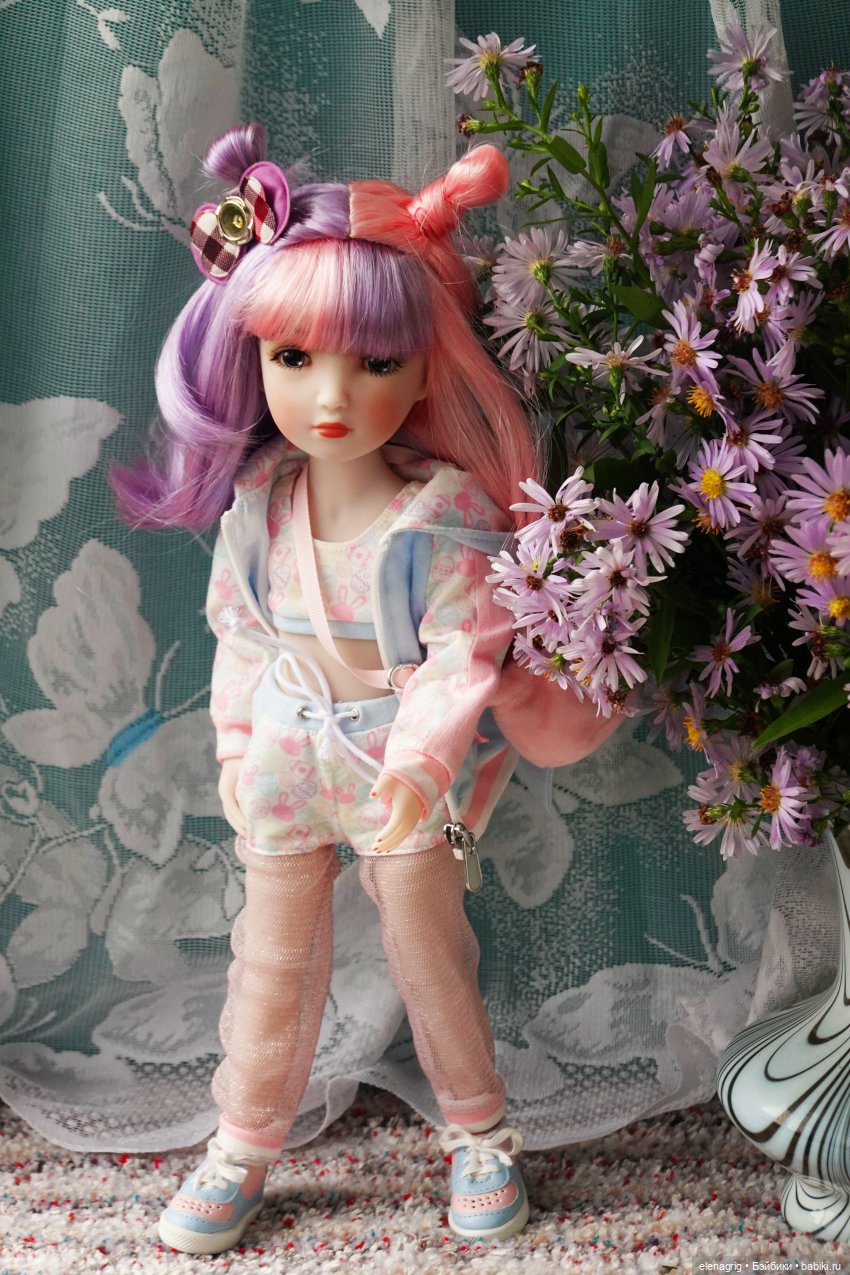 Аврил Руби Ред