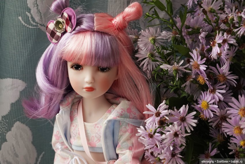 Аврил Руби Ред