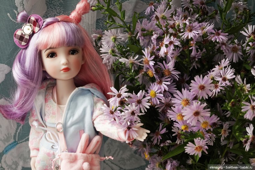 Аврил Руби Ред