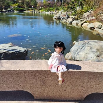 Джи Джи в японском саду