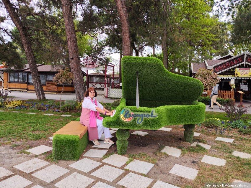 Майские каникулы на море | Бэйбики Майские каникулы на море — Куклы Ruby Red (Руби Ред) Fashion Friends: Siblies