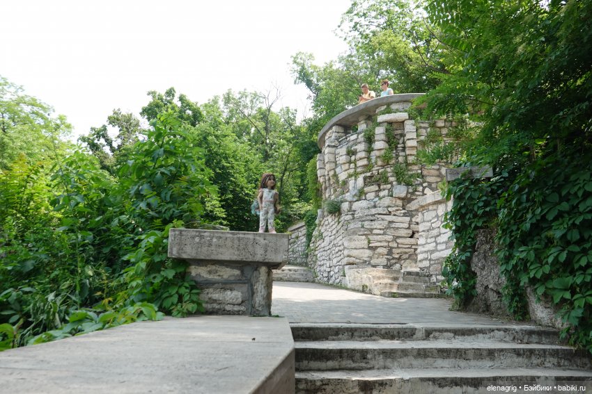 Гуляем по Пятигорску — Куклы Ruby Red (Руби Ред) Fashion Friends: Siblies (фото 9)