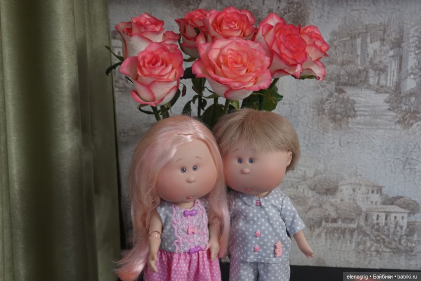 Куклы и розы — Коллекции игровых кукол (Playline): фото полок