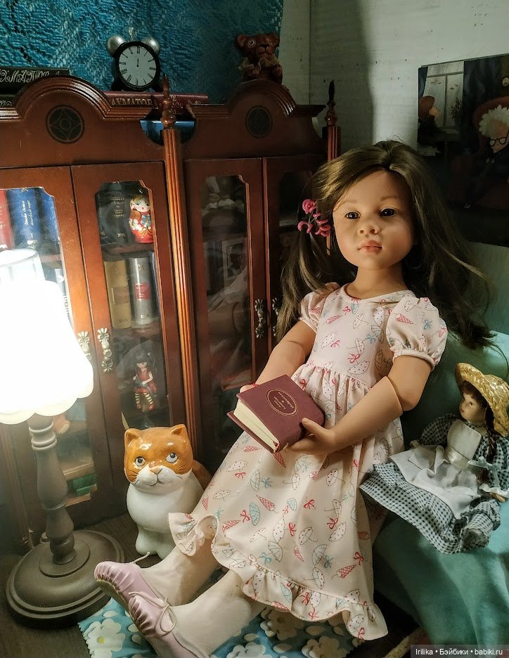 Читальный уголок.Куклы паолка, готц и пупс с бабушкой куклой (фото 8)