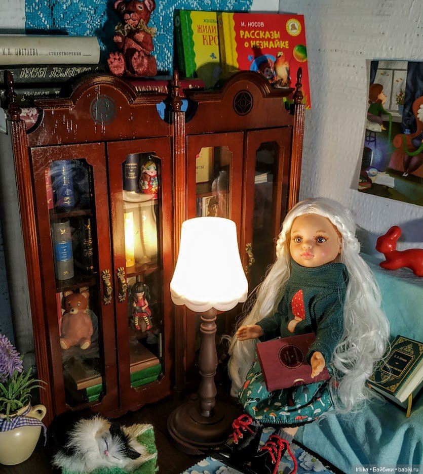 Читальный уголок.Куклы паолка, готц и пупс с бабушкой куклой (фото 3)