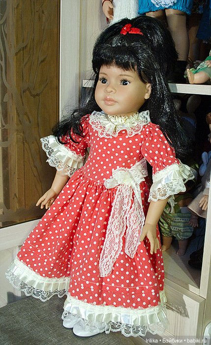 Маленькая гардеробная большой куклы