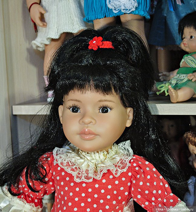 Маленькая гардеробная большой куклы