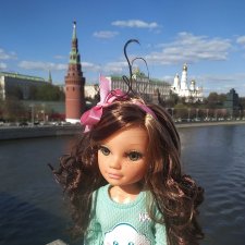 Повседневность любителя испанских кукол