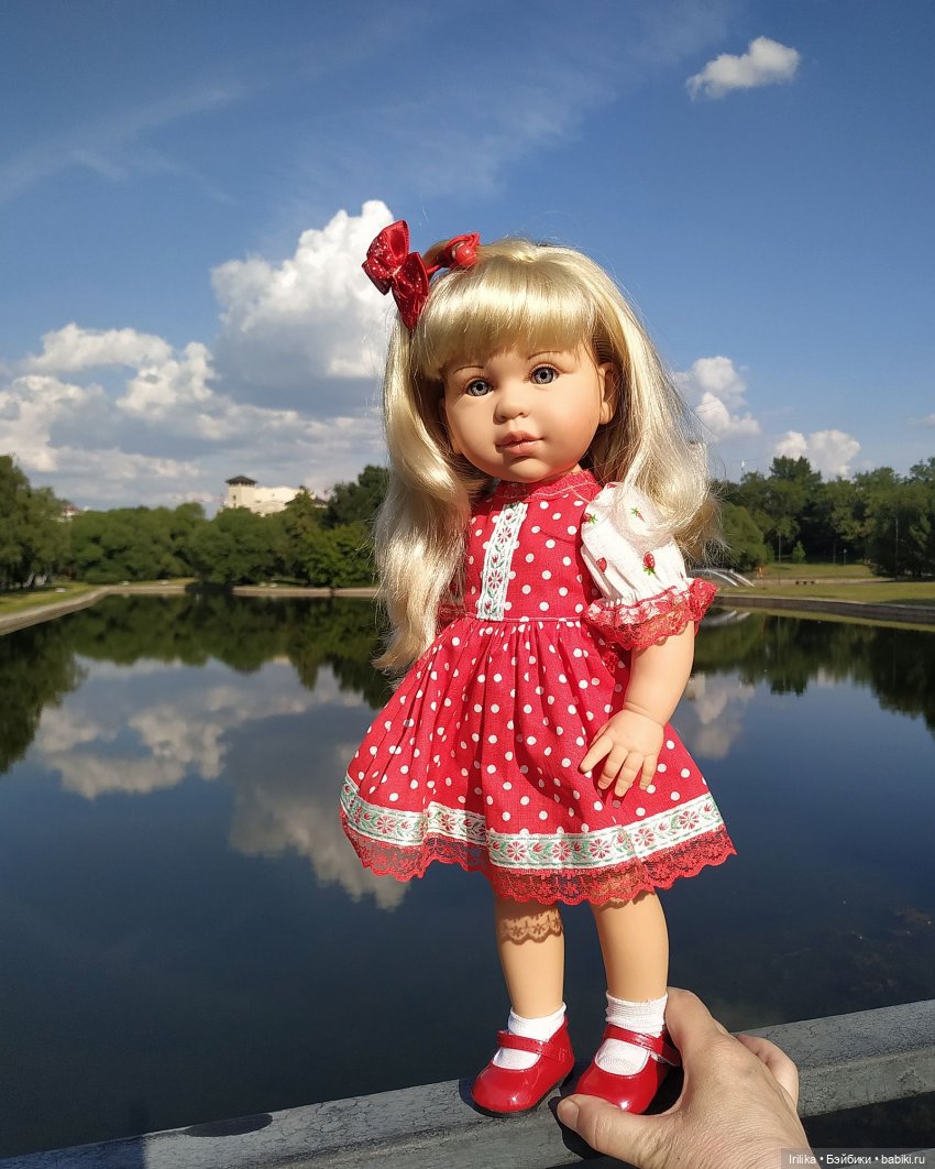 Мила на прогулке в Парке Дружбы