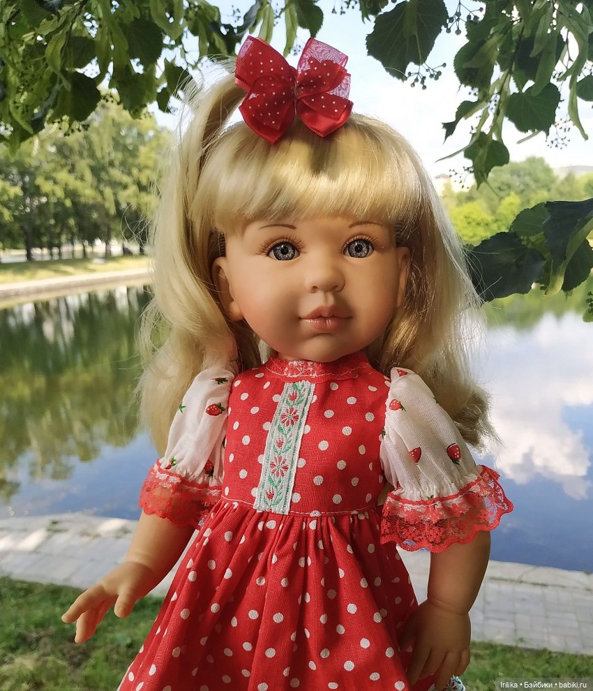 Мила на прогулке в Парке Дружбы