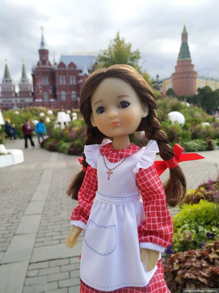 Жанетт гуляет среди цветов (фото 6)