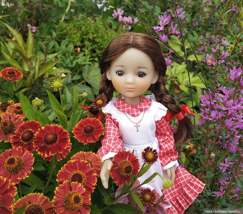 Жанетт гуляет среди цветов (фото 9)