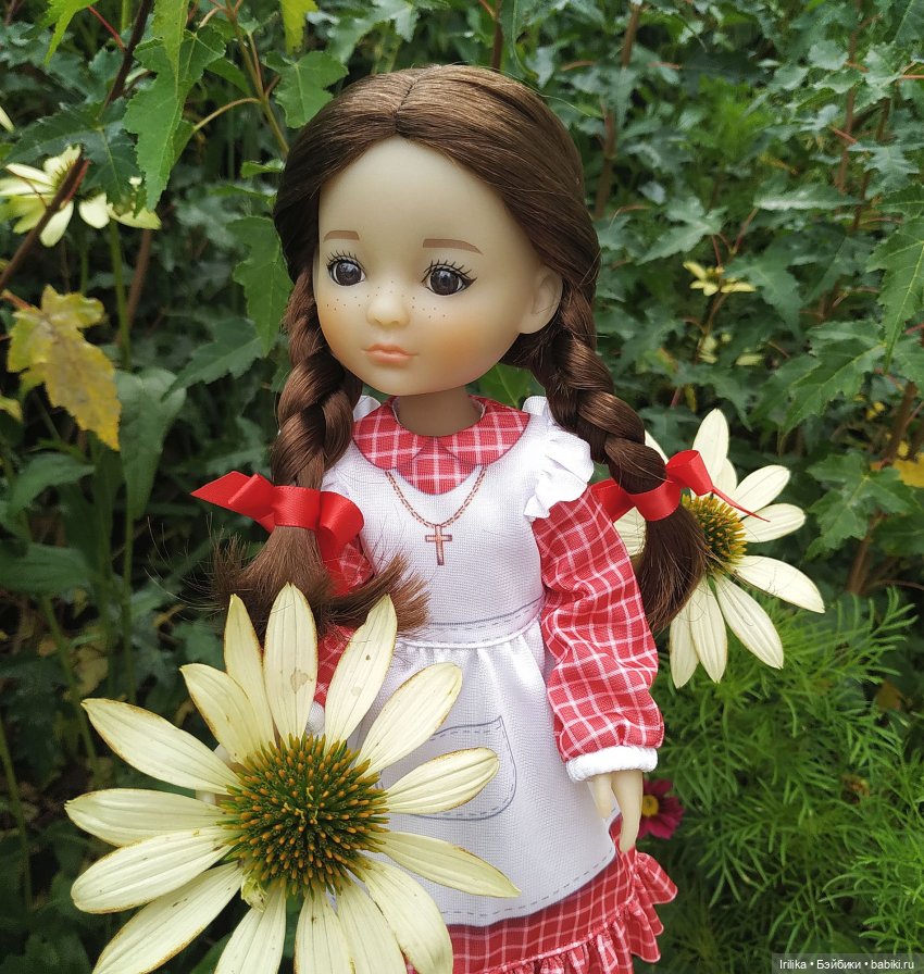 Жанетт гуляет среди цветов (фото 10)