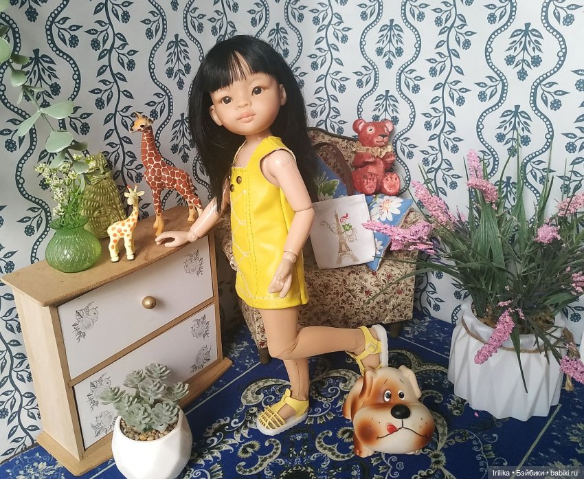 У Гюль новое платье! Ей завидую я! :))