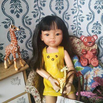 У Гюль новое платье! Ей завидую я! :))