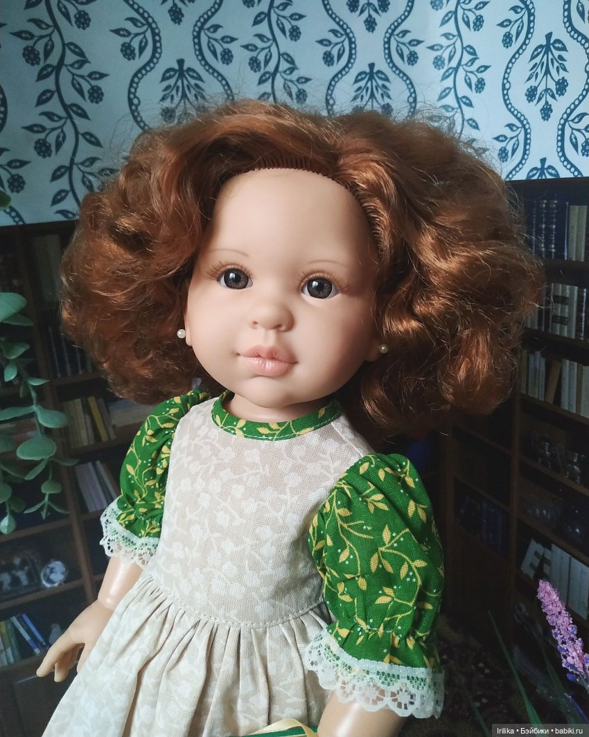 Домашняя библиотека у кукол