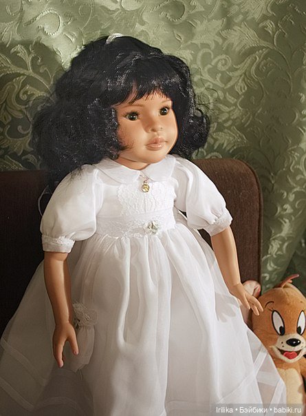 Сандра Las Reinas в новом платье